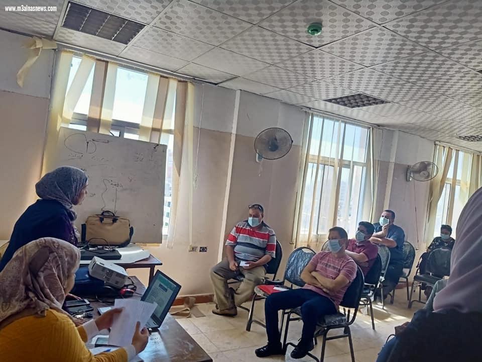 اجراء الكشف الطبي على1811 مريضاً وتلقي اللقاح ل11 ألف مسافر بكفر الشيخ