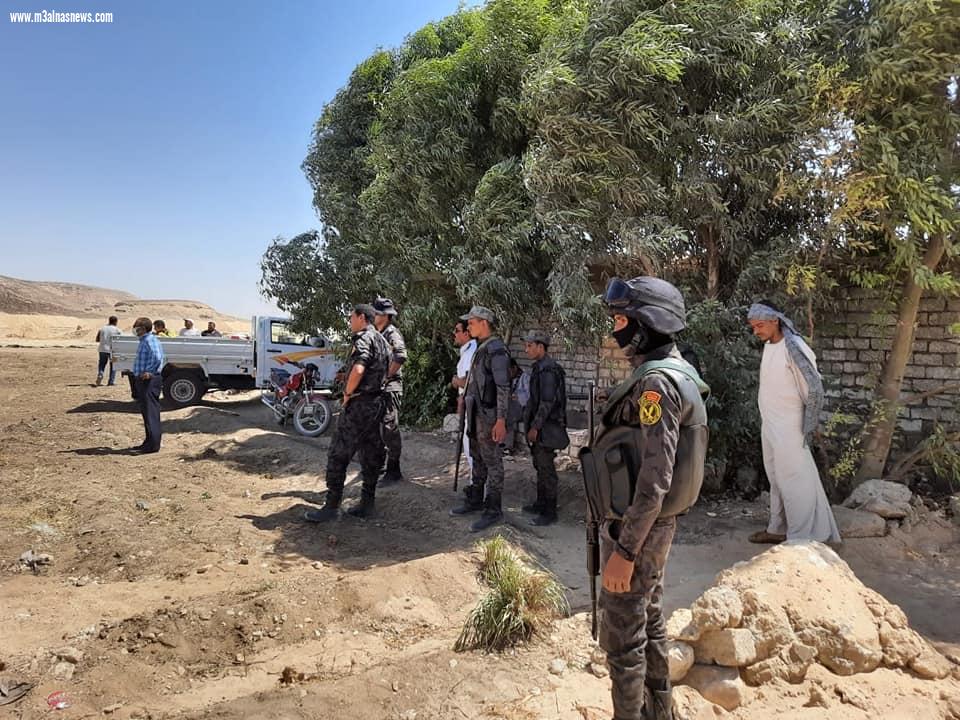 ضمن الموجة الـ 18 لإزالة التعديات محافظ أسيوط: إزالة 8 حالات تعدي على أراضي زراعية وأملاك دولة بمركزي أبنوب والفتح خلال يوم واحد