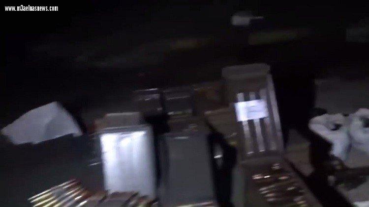 صحيفة روسية تكشف العثور على مئات من صناديق الأسلحة الأمريكية بحلب.. صور