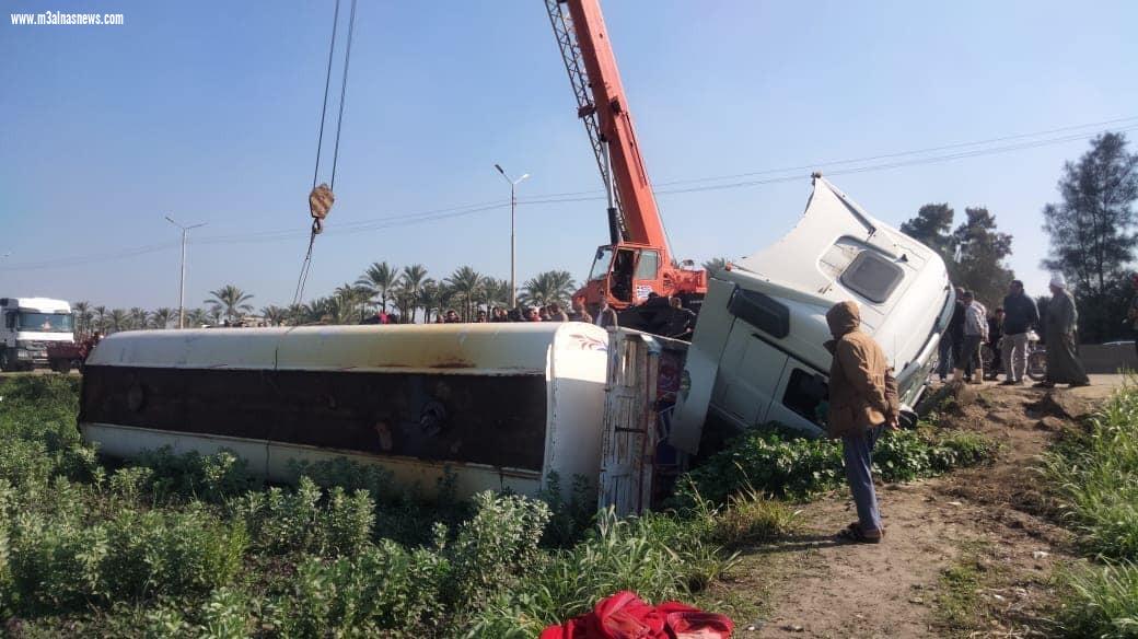 انقلاب سيارة فنطاس بالطريق الدولي الساحلي بكفر الشيخ