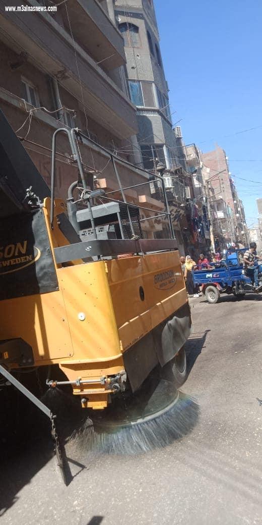 محافظ أسيوط: حملات مكبرة لإعادة الانضباط بالشوارع ورفع كفاءة النظافة بمنطقة القيسارية بحي غرب على مدار اسبوعين