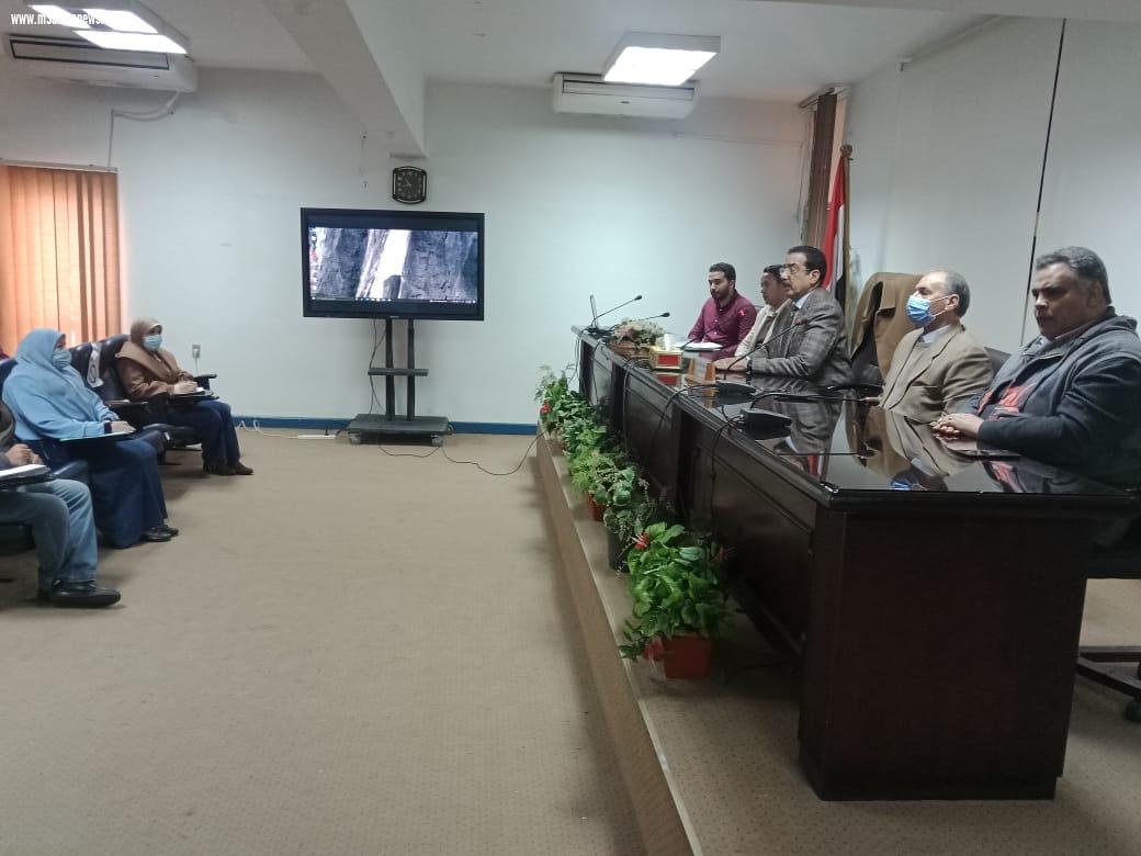 محافظ أسيوط يوجه بتكثيف القوافل البيطرية المجانية وحملات التوعية والارشاد بكافة قرى ونجوع المحافظة للحفاظ على الثروة الحيوانية