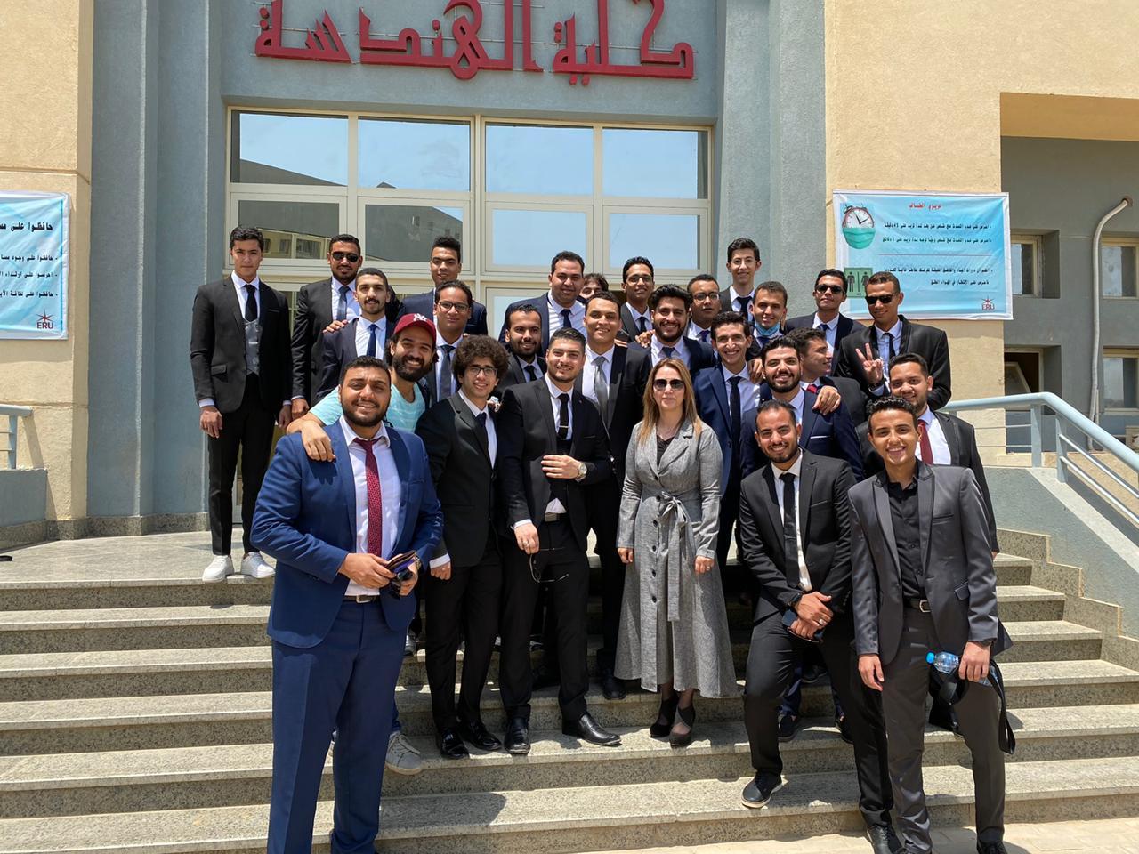 بالصور.. ختام فعاليات مناقشة مشاريع تخرج طلاب كلية الهندسة بالجامعة المصرية الروسية