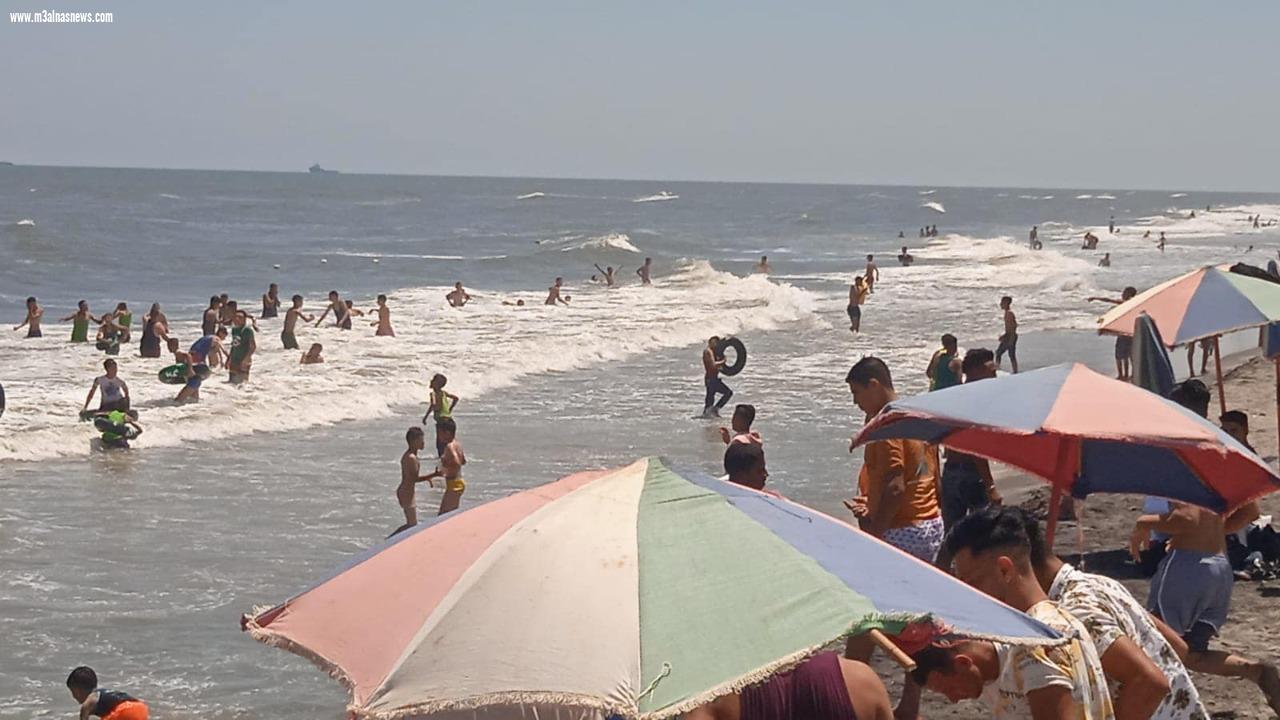 توافد الآلاف على حدائق كفر الشيخ والمتنزهات ومصيف بلطيم في أول أيام عيد الأضحى