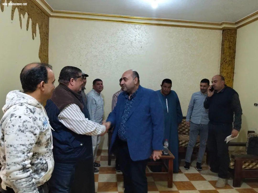 النائب وليد زيتون يلتقى بأهل الحامول بمكتبة لبحث مطالبهم والعمل على حلها فى اسرع وقت