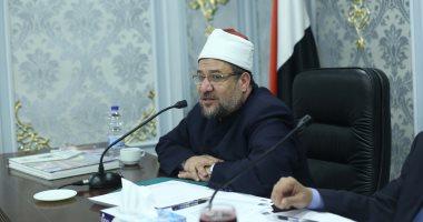 مختار جمعة: إطعام الجائع أولى من حج النافلة ومتعمد نقل العدوى قاتل عمدًا