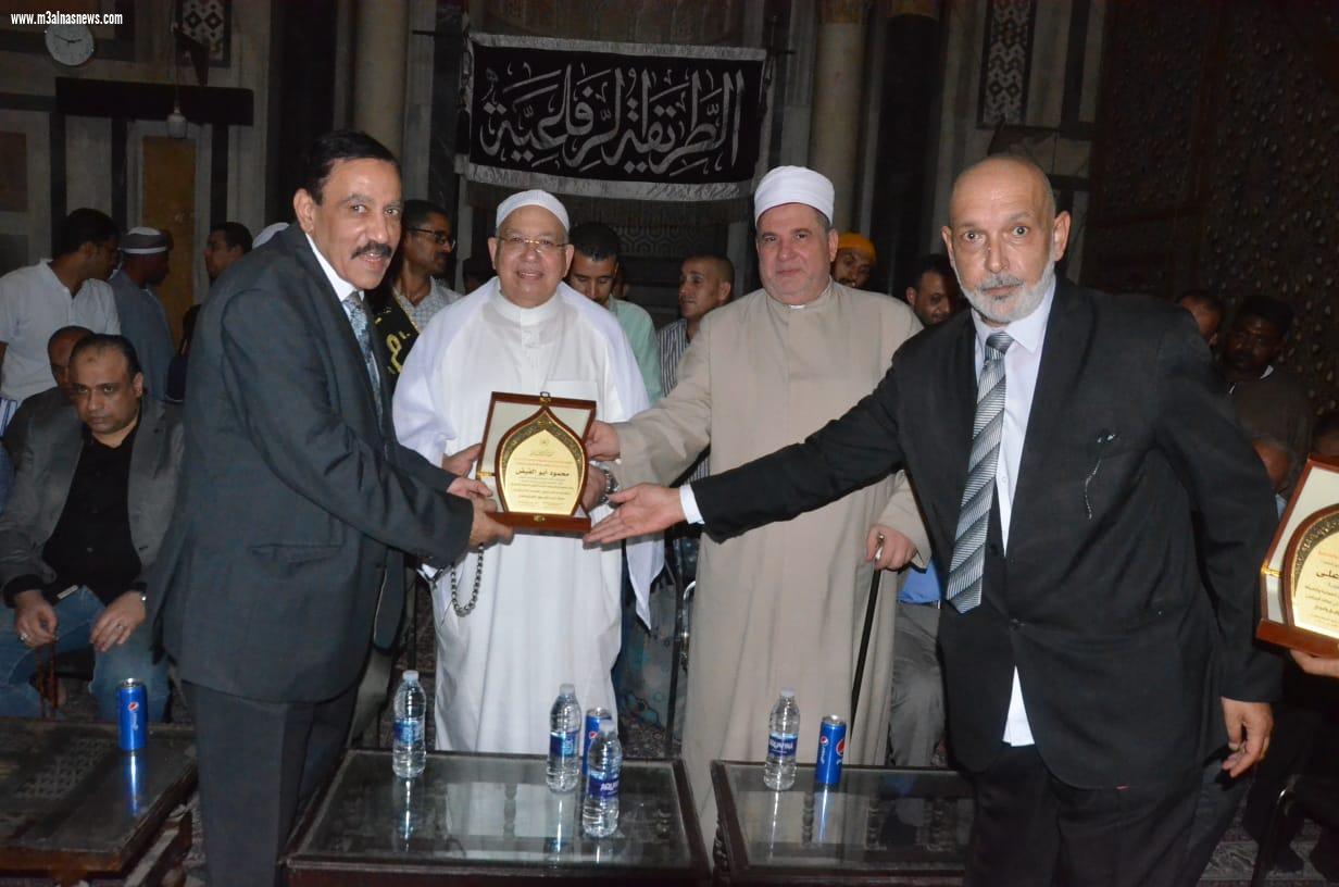 تكريم الشريف والقصبى وجمعة فى الحضرة الجامعة بمسجد الرفاعى