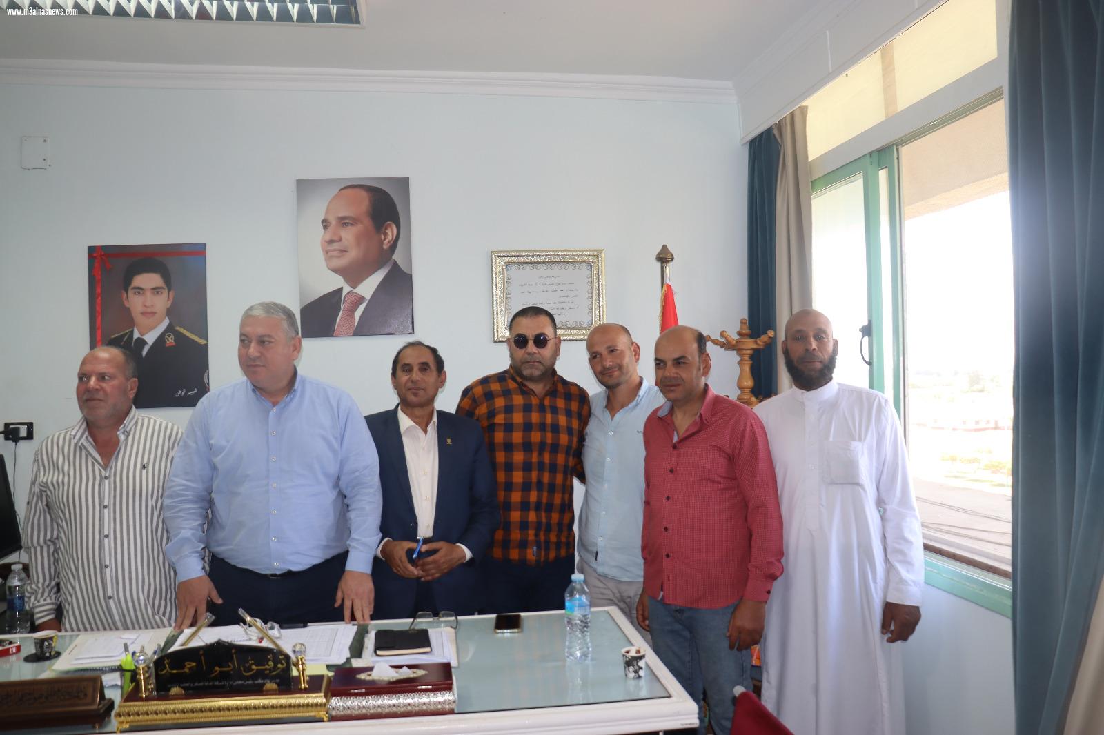 وسام شرف للمهندس توفيق ابواحمد