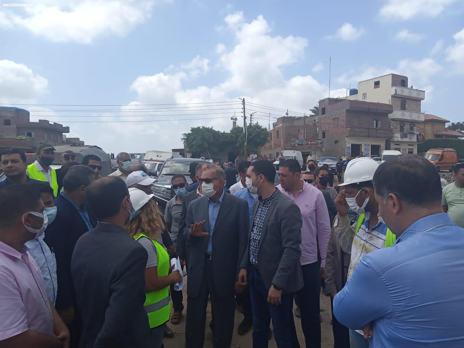 محافظ كفر الشيخ يتفقد مشروع الصرف الصحي والمياه بخان جني وتطوير المركز التكنولوجي بمطوبس 