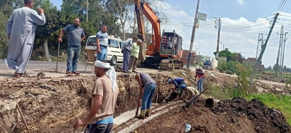 محافظ كفرالشيخ يتابع أعمال الحملات المكثفة للمرافق الحيوية والانتهاء من انشاء مدرسة