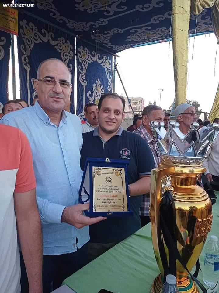  عمارة يهنئ فريق البرانسة الفائز بدورة شباب مركز الملاحة لكرة القدم بسيدى سالم بكفر الشيخ