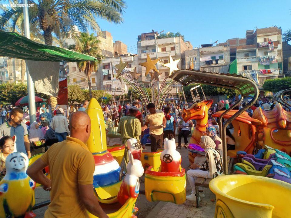 توافد الآلاف على حدائق كفر الشيخ والمتنزهات ومصيف بلطيم في أول أيام عيد الأضحى