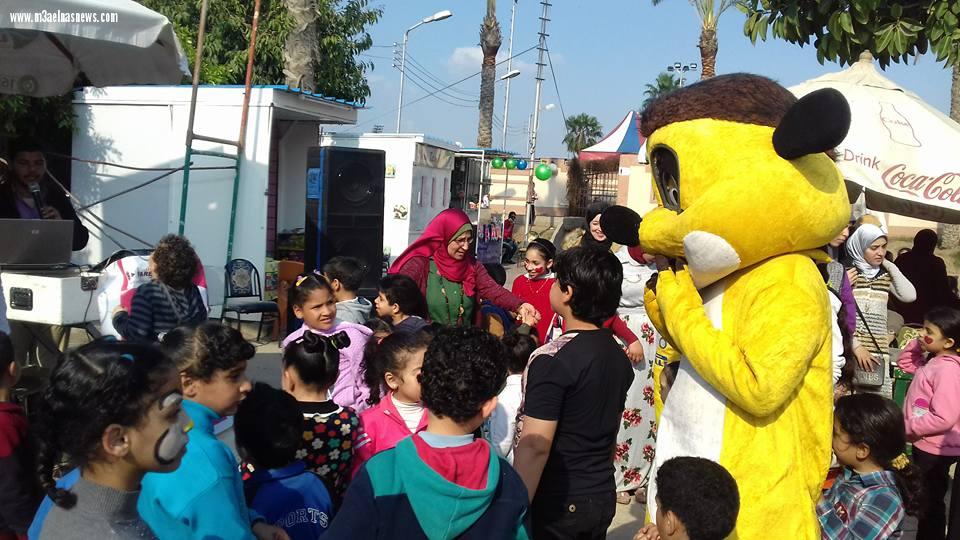 مؤسسة طيور السلام بكفر الشيخ تشارك الأطفال الأيتام فرحتهم