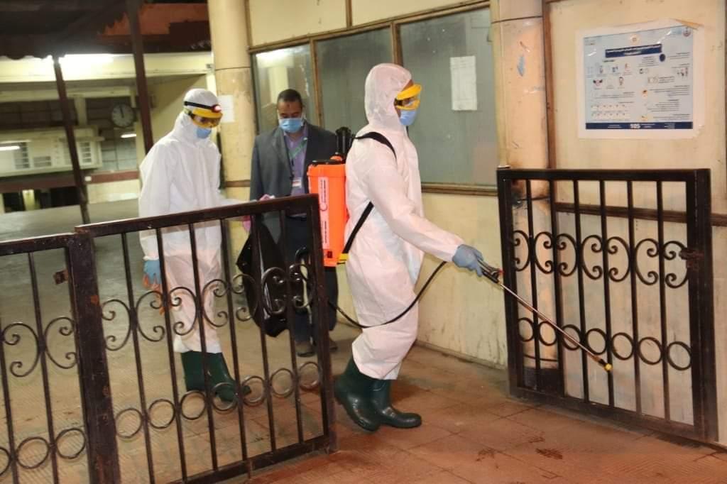 الهلال الاحمر يعقم محطة مصر بالتعاون مع مؤسسة ساويرس للتنمية 