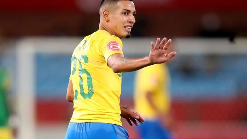 شوبير يكشف عن صفقتين مدويتين للاهلي