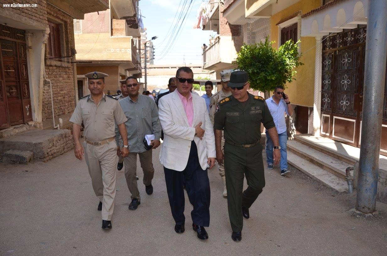 محافظ كفرالشيخ يوزع اللحوم والمنتجات الغذائية بكنيسة العذراء مريم بسخا