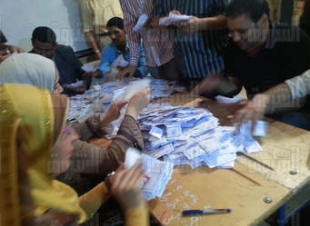 لجنة تربية نوعية في الدقي تبدأ في فرز الاصوات 