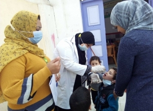 بينهم 40 طفلا سوريا.. محافظ كفرالشيخ يشيد بالاطقم الطبية بحملة التطعيم ضد شلل الاطفال بنسية تغطية 99.2%