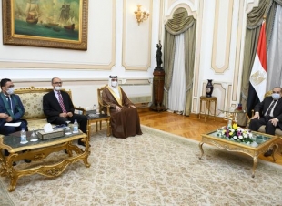 وزير للإنتاج الحربي يستقبل السفير البحريني بالقاهرة لبحث سبل التعاون