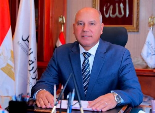 وزير النقل : موانىء  مصر تعمل بكامل طاقتها لتامين احتياجات الدول العربية 