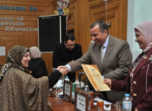 الشمول المالي والاستخدام الآمن للإنترنت والتعلم الإلكترونى.. ورشتى عمل  بـ