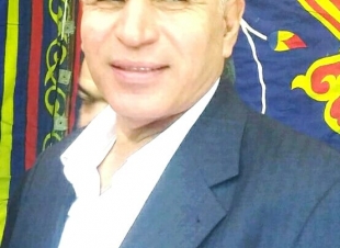 جنب الرصيف.. شعر محمد الشاذلى