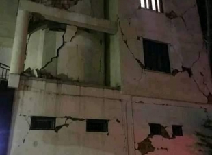 إصابة 6 أشخاص وانهيار جزئي لمبان بالجزائر إثر هزة أرضية