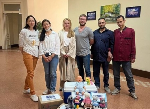 وفد روسى فى زيارة للأطفال كريمى النسب