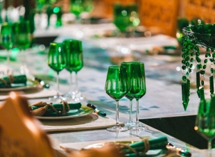 بالصور.. مأدبة عشاء ملكي في 