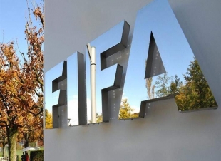 رسميا.. فيفا يقر بــ  5 تبديلات في مباريات كرة القدم