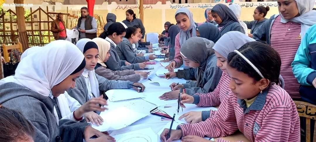 إقبال جماهيري كبير علي قافلة مدارسنا بالألوان لثقافة أحمد بهاء الدين