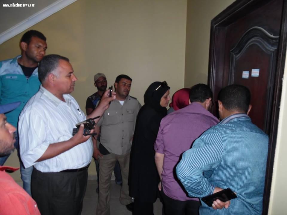 بالصور | رئيسة مدينة الحامول بكفر الشيخ تغلق مستشفى خاص و6 عيادات غير مرخصة
