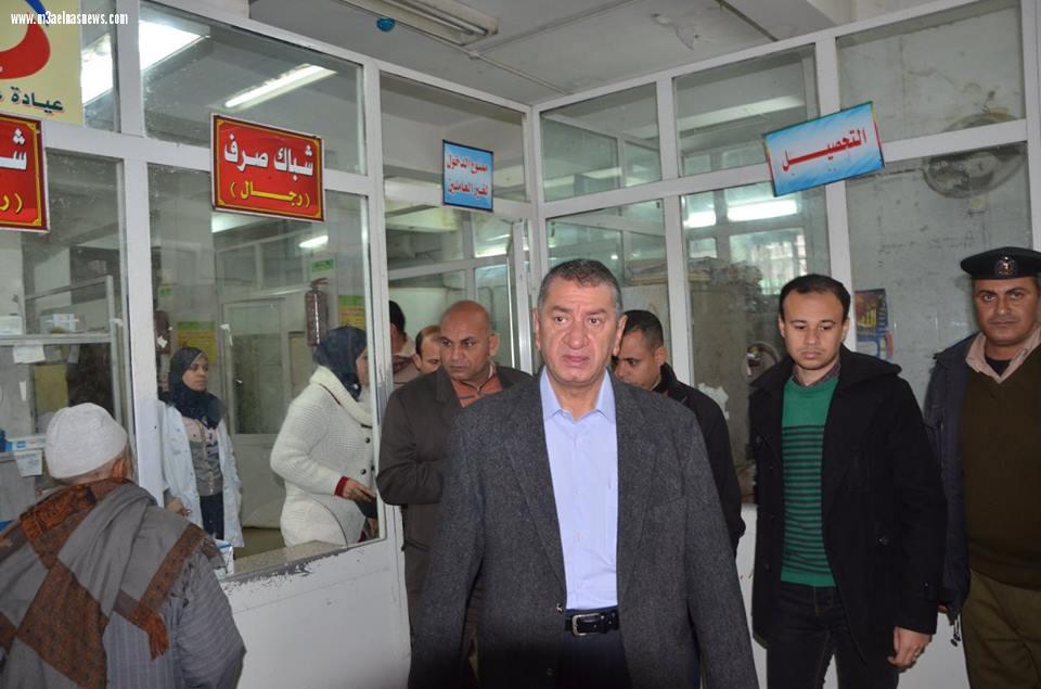 محافظ كفر الشيخ يحيل 11 من العاملين بالتأمين الصحى للتحقيق لتغيبهم عن العمل