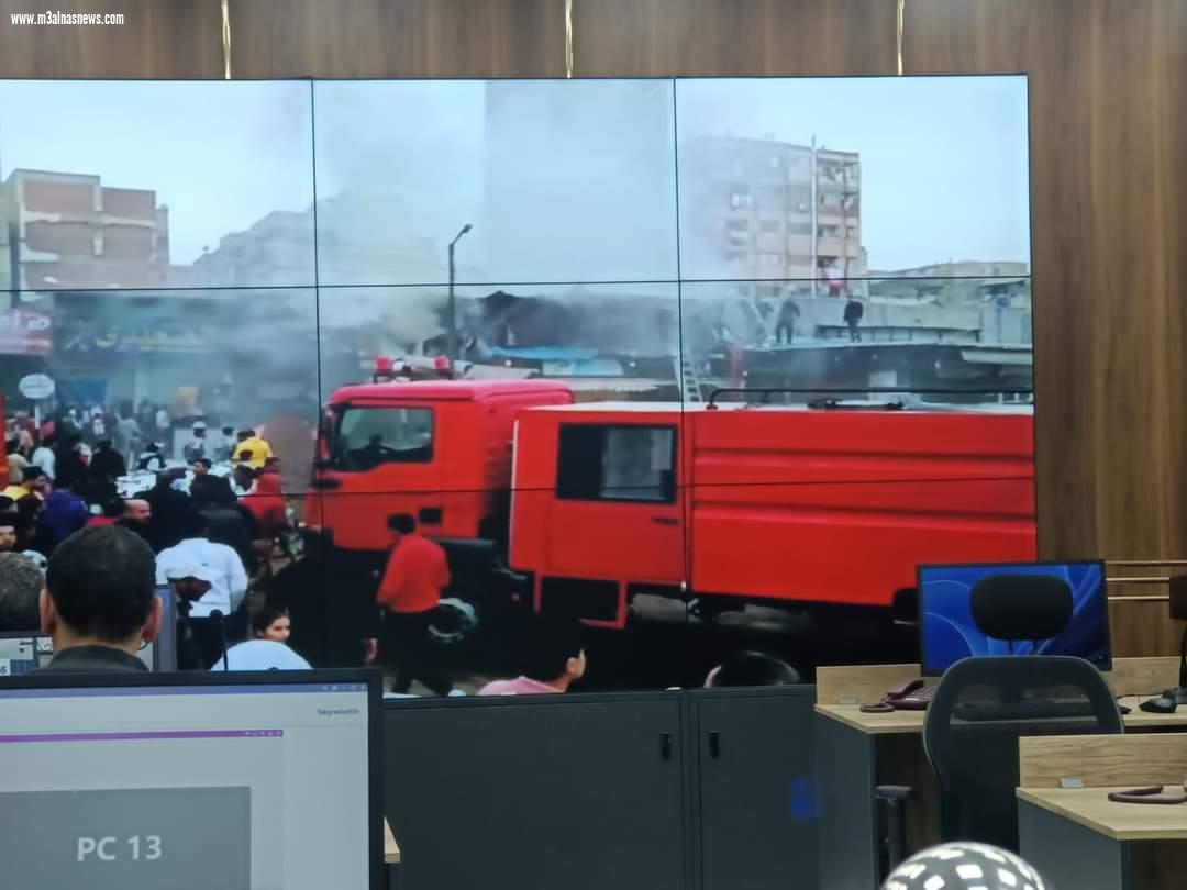 محافظ كفر الشيخ يتابع جهود إخماد حريق محلين تجاريين بوسط عاصمة المحافظة