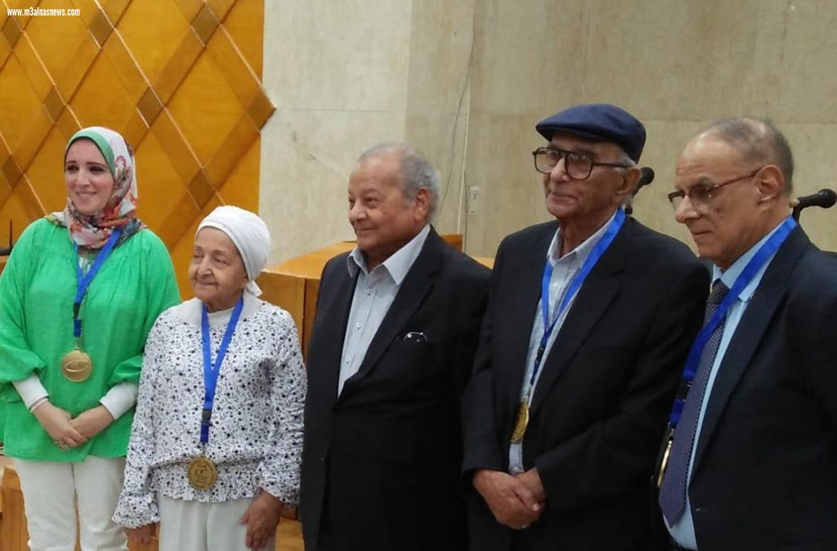 المنتجين العرب يمنح أوسمة الإتحاد لرموز إذاعة صوت العرب