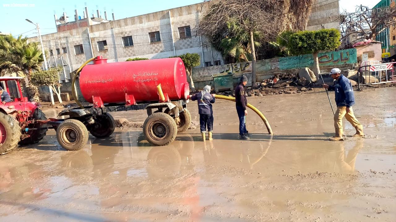 رفع مياه الأمطار بمدن وقرى كفر الشيخ واستمرار أعمال النظافة ورفع كفاءة الانارة