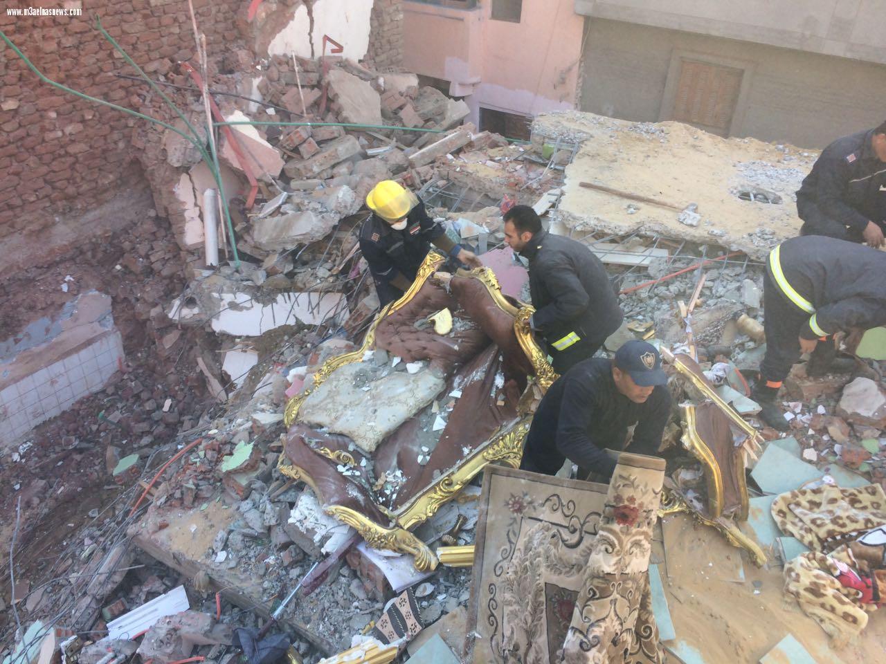 بعد انتشال جثة شاب وشقيقته.. ارتفاع ضحايا عقار عزبة الصفيح بالدقهلية لـ5 .. 