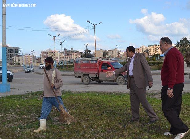 رئيس مدينة بلطيم يشدد على أعمال النظافة اليومية: نحن البوابة الشمالية للمحافظة