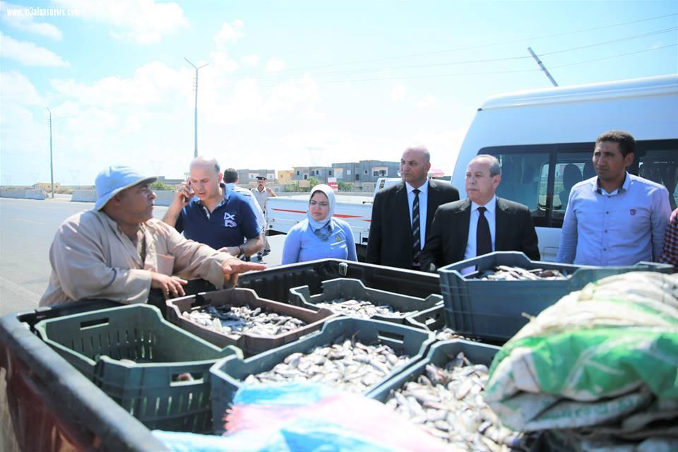 محافظ كفرالشيخ يشدد برفع الإشغالات بسوق بلطيم ومواطن: 