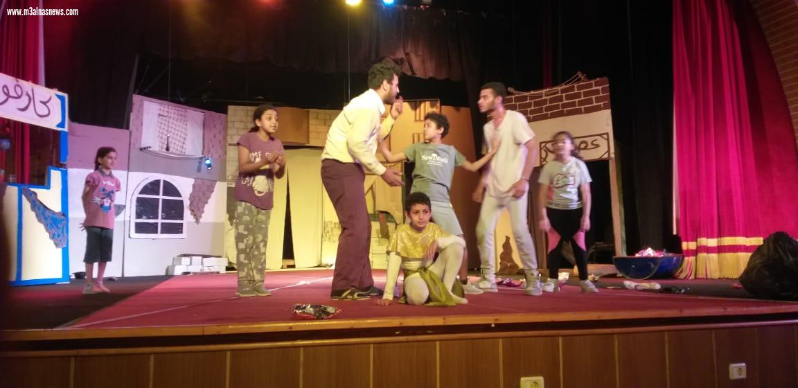ختام مبهر بمسرح المركز الثقافي بكفر الشيخ فى ختام العرض المسرح كنز آدم