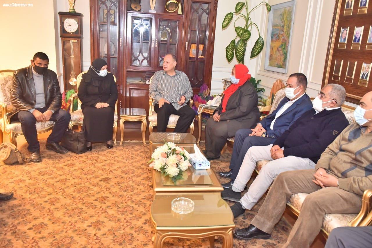 محافظ أسيوط يلتقي وفد وزارة الزراعة لدعم جهود التوعية بأهمية الري الحديث والتسميد الحيوي وأهمية تدوير المخلفات الزراعية