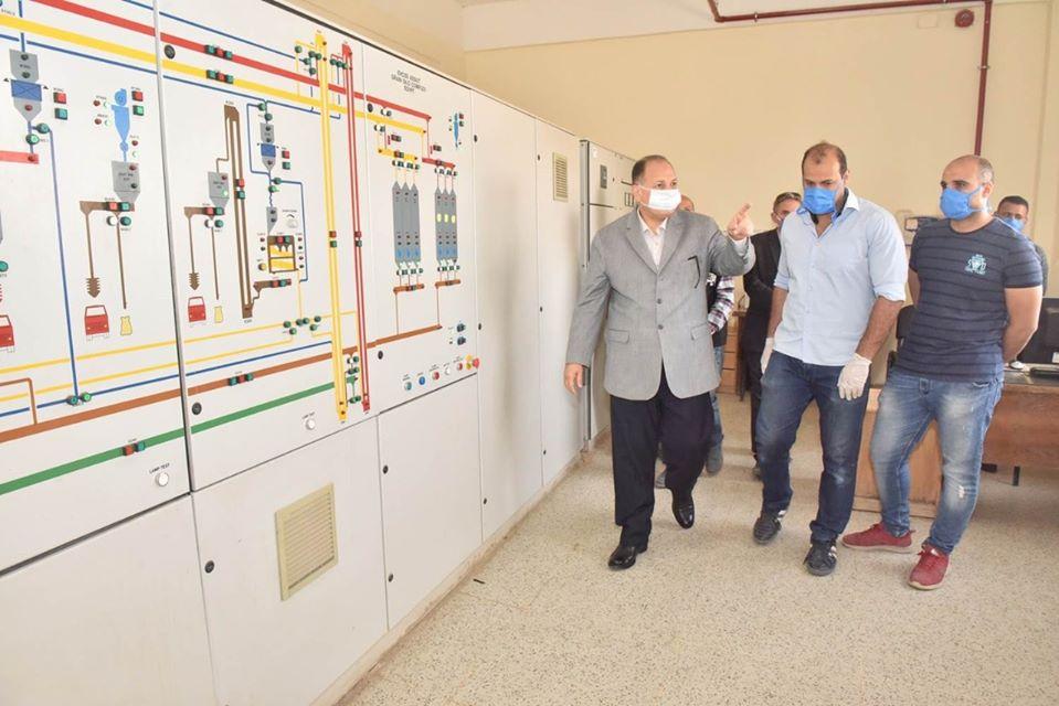 محافظ أسيوط يتفقد صوامع عرب العوامر لمتابعة توريد محصول القمح