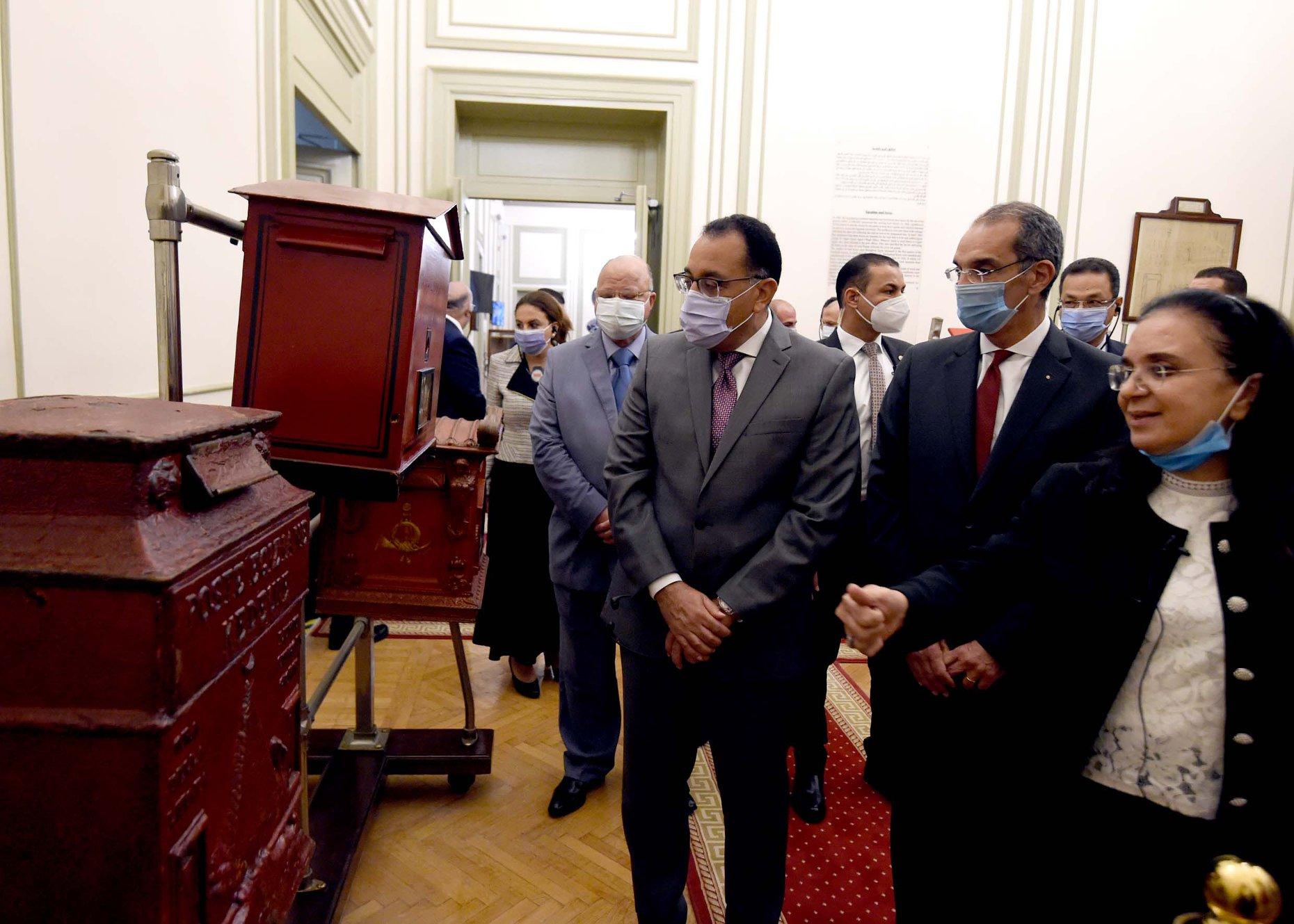 مدبولي..يتفقد أعمال تطوير مبنى متحف البريد المصري التاريخي بالعتبة