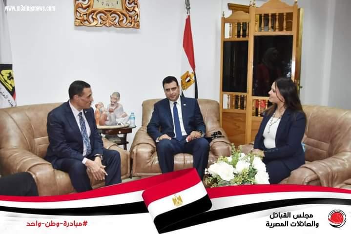 وطن واحد ضد الأمية ... بالعلم والمال يبني الناس ملكهم