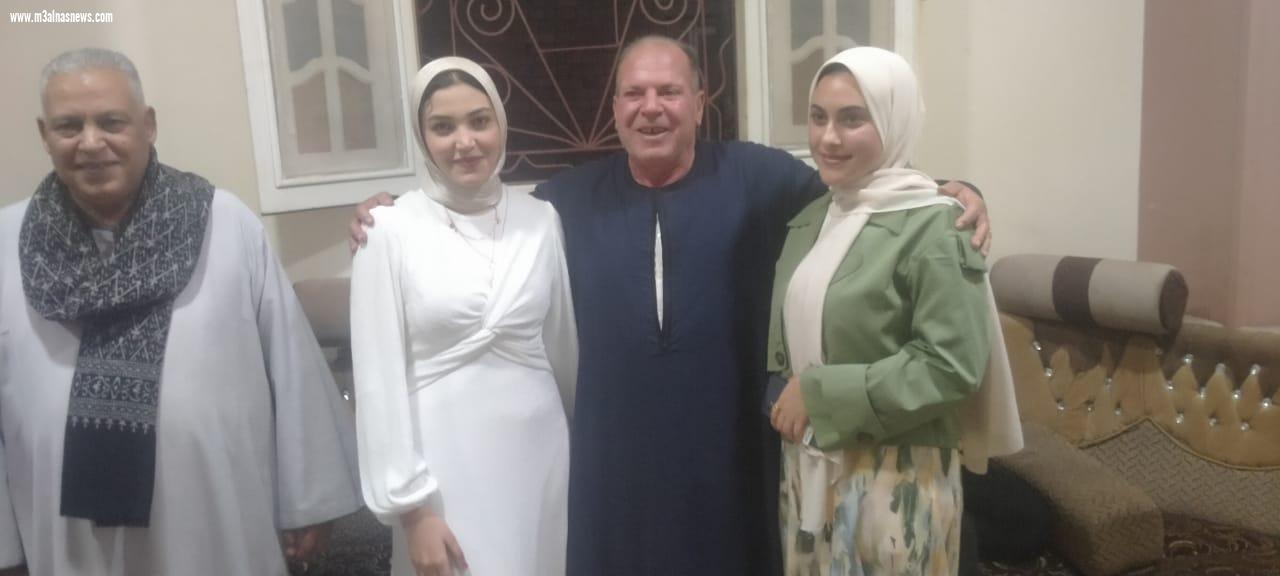 الزميل السيد شحاتة ... يهنئ المهندس احمد فايز يونس بالخطوبة