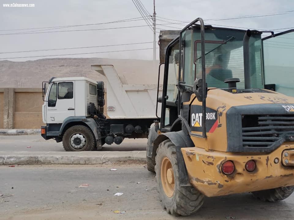 محافظ اسيوط يوجه بتكثيف حملات النظافة بالمراكز والاحياء وحملات مكبرة بمراكز الغنايم وساحل سليم والفتح وابوتيج لرفع المخلفات والقمامة من الشوارع والميادين