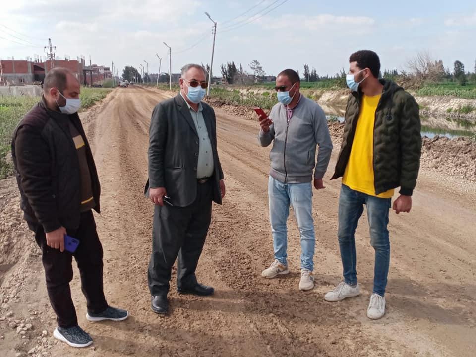  إزالة المخالفات والاشغالات وبدء أعمال الرصف بطريق ابو سكين التفتيش 