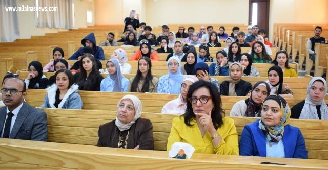 ألسن الجامعة المصرية الروسية تعقد ندوة مع المركز البريطانى