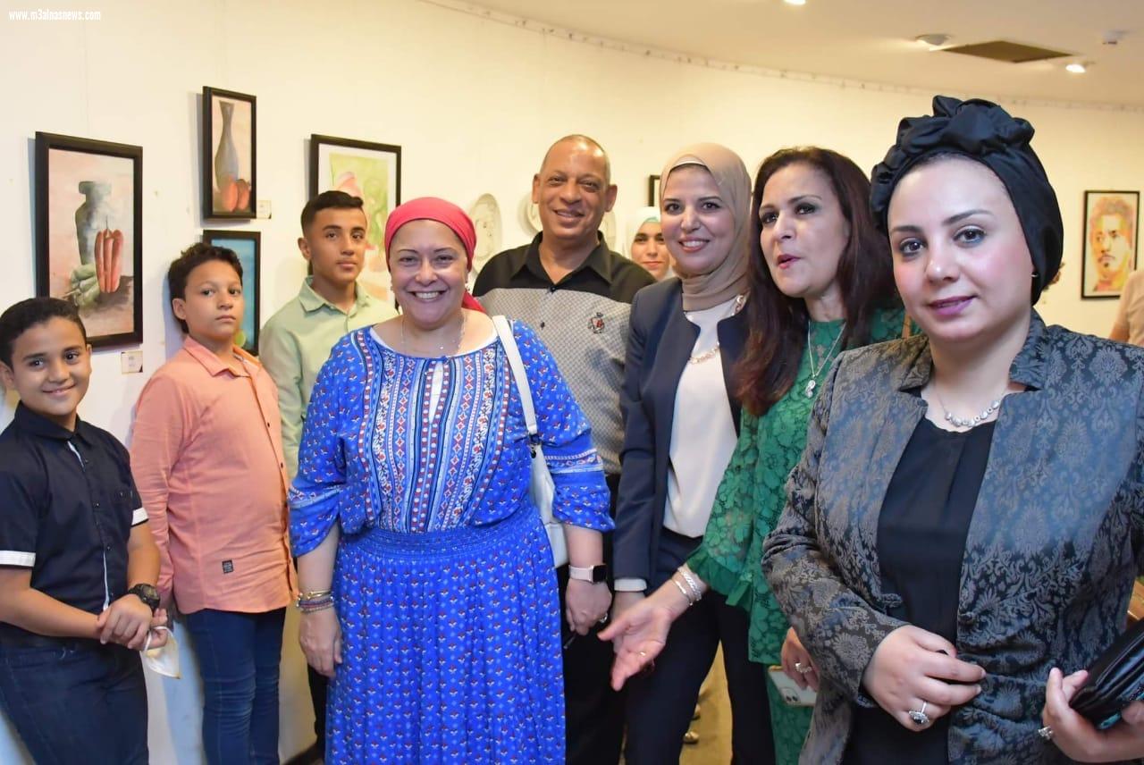 صالون بينيلوا للفنون يتبني الفن الأكثر جماهيرية ليعالج مشاكل مجتمعية