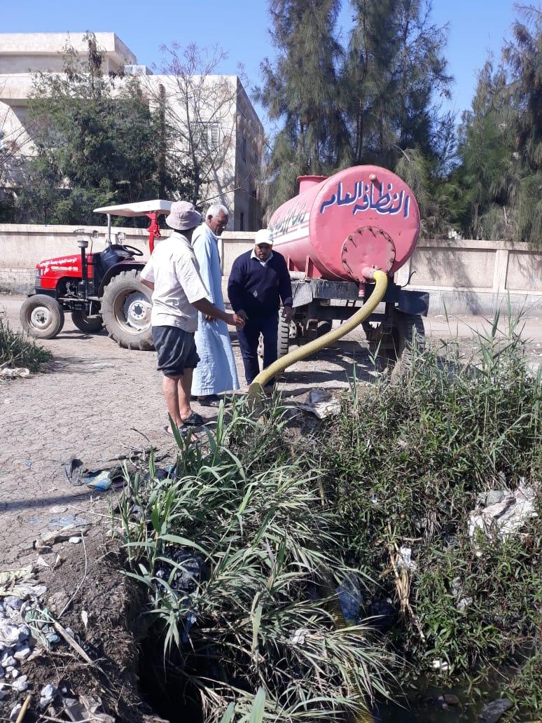 رصف عدد من الطرق ورفع المخلفات ورفع كفاءة الانارة بمدن كفر الشيخ 